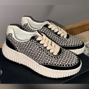 NIB Women’s SHUSHOP Selina Sneakers - 8.5